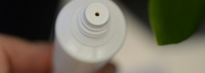 Увлажняющий защитный флюид-экран для лица Clarins UV PLUS [5P] Anti-Pollution SPF 50 Translucent