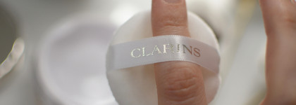 Наглядный обзор матирующей рассыпчатой пудры Ever Matte Loose Powder Clarins 02