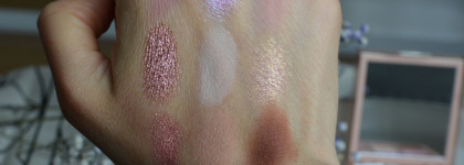 Палетка теней Light Nude Obsessions Huda Beauty