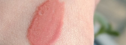 Весна Dior - продолжение следует с Ухаживающим блеском для губ с зеркальным эффектом Dior Addict Gloss Mirror Shine Volume And Care в оттенке #624 Mylord