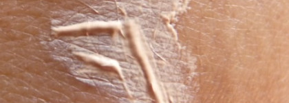 Светоотражающий консилер с минералами Artdeco Mineral Fluid Concealer # 04 Pastel Vanilla