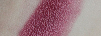 Увлажняющая губная помада Burberry Lip Mist Natural Sheer Lipstick в оттенке 214 Oxblood