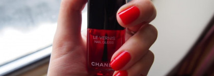 Карамель или муранское стекло на ногтях? Кому что больше нравится с Chanel Le Vernis Nail Gloss №530 Rouge Radical