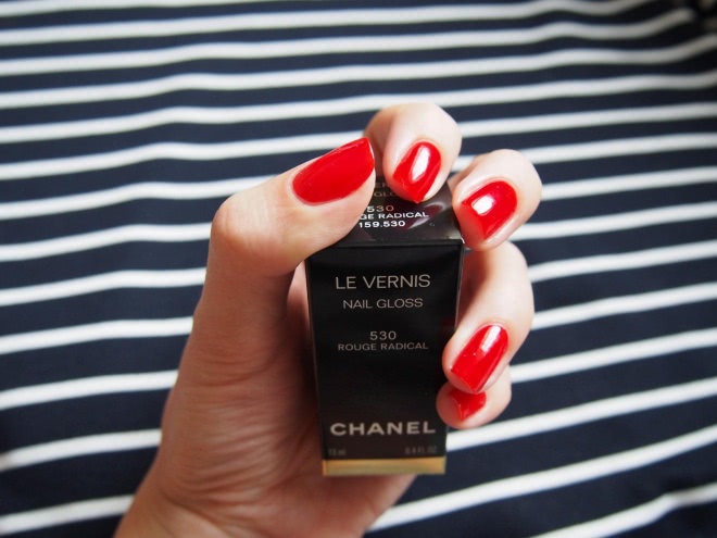 Карамель или муранское стекло на ногтях? Кому что больше нравится с Chanel Le Vernis Nail Gloss №530 Rouge Radical
