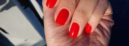 Карамель или муранское стекло на ногтях? Кому что больше нравится с Chanel Le Vernis Nail Gloss №530 Rouge Radical