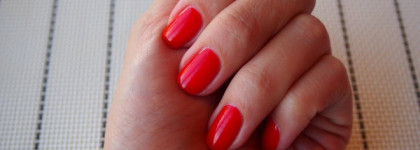 Карамель или муранское стекло на ногтях? Кому что больше нравится с Chanel Le Vernis Nail Gloss №530 Rouge Radical