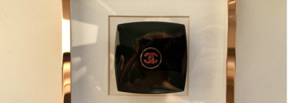 Рождество начинается вместе с пудровыми моно-тенями для век Chanel Ombre Premiere Holiday Longwear Powder Eyeshadow 2018 №907 Cuivre Lame