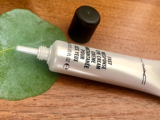 Спасательный круг от отеков под глазами. MAC и The body shop
