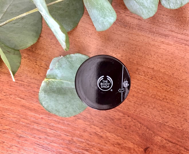 Спасательный круг от отеков под глазами. MAC и The body shop