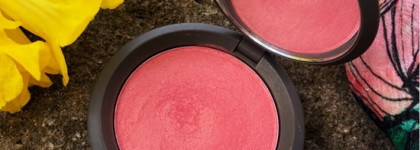 Летний макияж с продуктами для лица Becca: румяна и хайлайтер