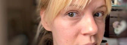 Кто на новенького? Estée Lauder Futurist Hydra Rescue Moisturizing Makeup Fond de teint hydratant SPF 45 в оттенке 2W1 DAWN