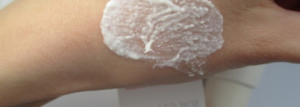 Красота в простоте. Простота в деталях. Clarins Gentle Refiner Exfoliating Cream With Microbeads Смягчающий и отшелушивающий крем с микрогранулами