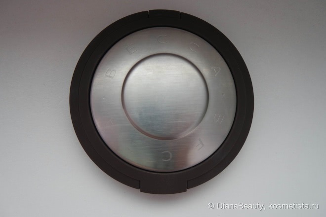 Becca Shimmering Skin Perfector Pressed in Opal