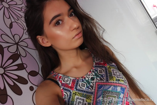 Becca Shimmering Skin Perfector Pressed in Opal