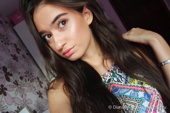 Becca Shimmering Skin Perfector Pressed in Opal