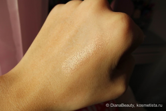 Becca Shimmering Skin Perfector Pressed in Opal