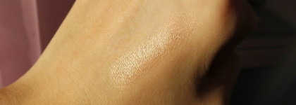 Becca Shimmering Skin Perfector Pressed in Opal