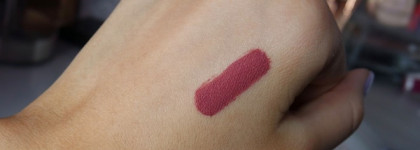 The Balm Meet Matt(e) Hughes Long-Lasting Liquid Lipstick в оттенке Charming