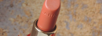 Ослепительная Clarins Joli Rouge Brillant Moisturizing Perfect Shine Sheer Lipstick / 31 tender nude