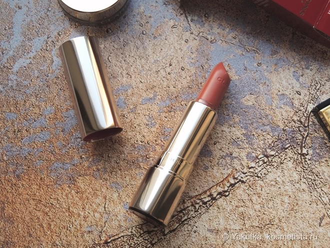 Ослепительная Clarins Joli Rouge Brillant Moisturizing Perfect Shine Sheer Lipstick / 31 tender nude