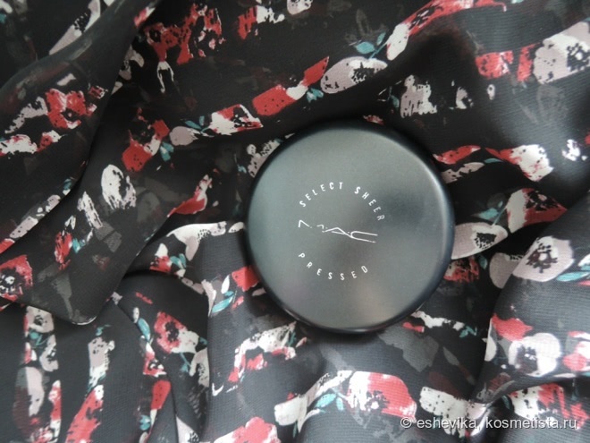 Пудра Select Sheer Pressed NC15 от MAC