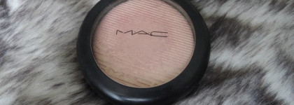 Хайлайтер Beaming Blush от Mac Extra Dimension Skinfinish