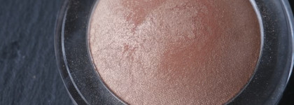 Лимитированный хайлайтер Glow Essence в оттенке 03