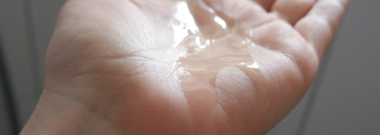 Спасение чувствительной кожи? Гидрофильное масло Stressed Mood Calming Cleansing Oil от Revolution Skincare