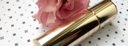 Clarins Joli Rouge в оттенке 742 или красных помад не бывает много