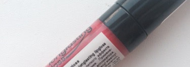 Трудноносибельная Essence Xxxl Longlasting lipgloss 07 Silky Red