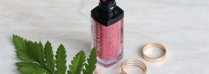 Тестируем вместе, новинка от Bourjois. Bourjois - Rouge Edition Aqua Laque оттенок №02 Rose on the rock и №05 Red my Lips