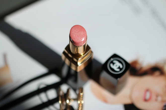 В лучших традициях. Chanel Rouge Coco Shine - 90 Mutine