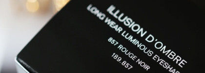 Chanel Illusion D’Ombre Long Wear Luminous Eyeshadow 857 Rouge Noir