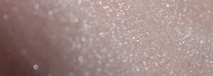 Lush-First Snow Dusting Powder