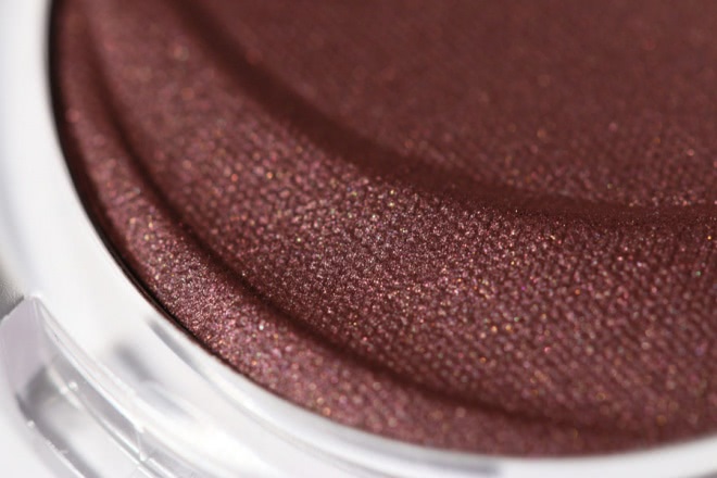 Ищем аналог в масс-маркете Chanel Rouge Noir (Chanel Illusion D’Ombre Long Wear Luminous Eyeshadow 857 Rouge Noir)