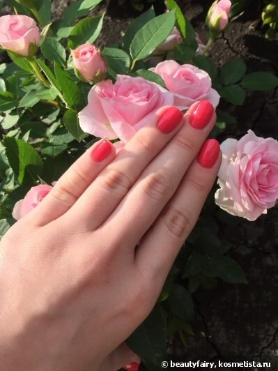 Яркое знойное лето с Dior Vernis Couture Colour Gel Shine And Long Wear Nail Lacquer #464 Sundown