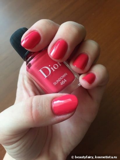 Яркое знойное лето с Dior Vernis Couture Colour Gel Shine And Long Wear Nail Lacquer #464 Sundown