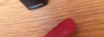 Осенняя красная Chanel Rouge Allure Velvet #51 La Bouleversante (Chanel Les Automnales Fall 2015 Collection)