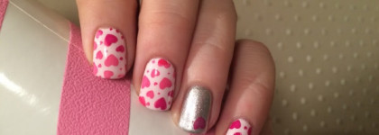 Нежный стемпинг-дизайн для "дня Влюбленных".P.s. С Konad конечно!)