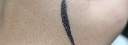 Космические стрелки с Maybelline Eyestudio Lasting Drama gel eyeliner в оттенке #07 Black Chrome