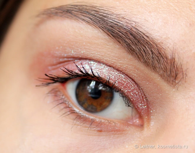 Дуохромов пост: Urban Decay Eyeshadow Lounge & Moondust Eyeshadow Solstice