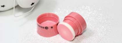 Кушоны в зимней коллекции Essence Winter Glow