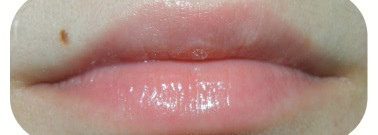 Масло для губ, которое отлично проявляет себя в экстренных ситуациях, но для здоровых губ может оказаться бесполезным. Масло для губ Аевит Librederm Vitamin Care