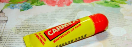 Знаменитый Бальзам для губ Carmex Moisturising lip balm