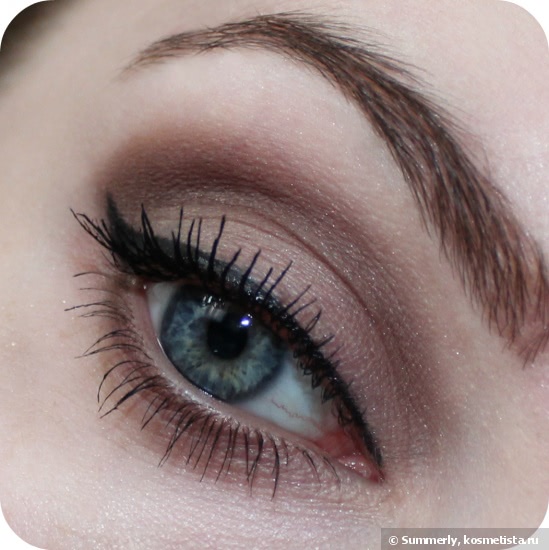 Нежный дымчатый макияж с Revlon Colorstay 16 Hour Eye Shadow Quad № 500 Addictive