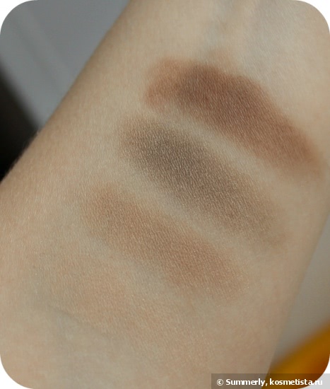 Нежный дымчатый макияж с Revlon Colorstay 16 Hour Eye Shadow Quad № 500 Addictive