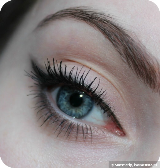Нежный дымчатый макияж с Revlon Colorstay 16 Hour Eye Shadow Quad № 500 Addictive