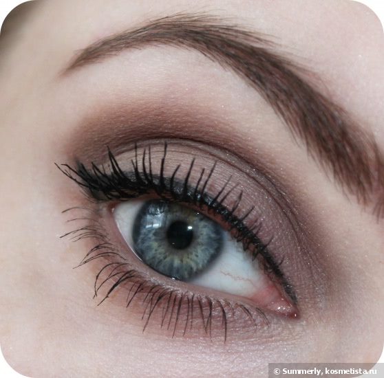 Нежный дымчатый макияж с Revlon Colorstay 16 Hour Eye Shadow Quad № 500 Addictive