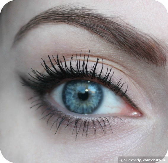 Нежный дымчатый макияж с Revlon Colorstay 16 Hour Eye Shadow Quad № 500 Addictive