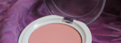 Бюджетные румяна с шикарной пигментацией и отличной стойкостью Seventeen Natural-Matte Silky Blusher #12 Peachy Rose